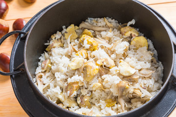 炊きたての栗の炊き込みご飯