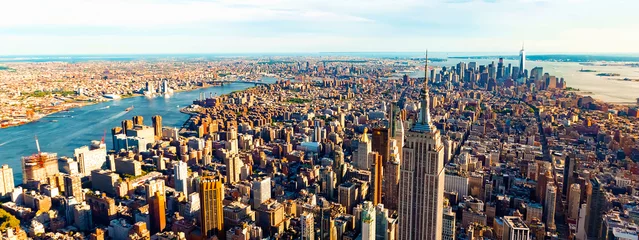 Tuinposter Luchtfoto van de wolkenkrabbers van Midtown Manhattan New York City © Tierney