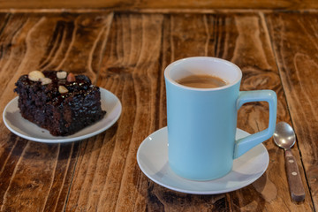 American coffee with vegan brownie