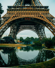 Fototapeta premium view of the bridge in paris france