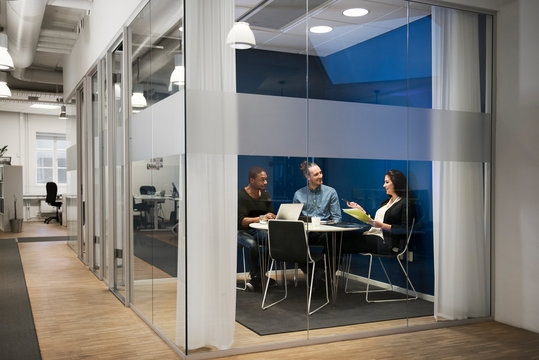 Businesspeople in a meeting