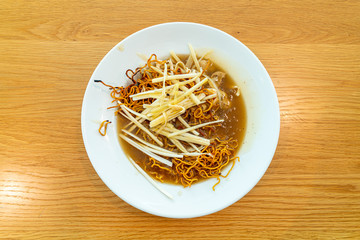 Crispy Noodles in Thick Gravy with Chicken