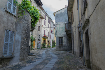 Fototapeta na wymiar View of an old medieval village in Italy
