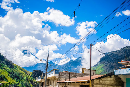 paisaje a las grandes monta&ntilde;as de santa maria quetzaltenango