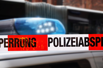 Polizeiabsperrung Unfall mit einem Linienbus
