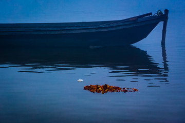Fototapeta premium Blue Boat on the Ganges