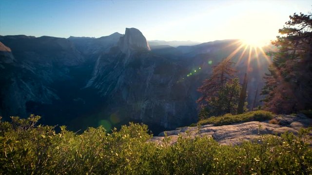 Sunrise at Yosemite Nationalpark, glacier point with view to half dome