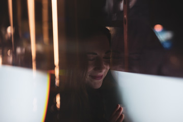 Wunderbare Schöne Frau in der Nacht von Berlin