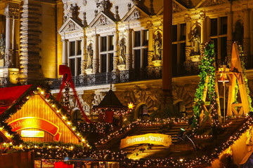 Obraz premium Christmas market town hall Hamburg, Germany