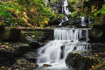 Obraz premium Lumsdale waterfalls, in Matlock, Uk.