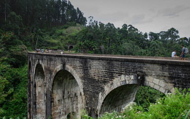 Fototapeta na wymiar The Nine Arches Demodara Bridge, Ella Sri-Lanka.
