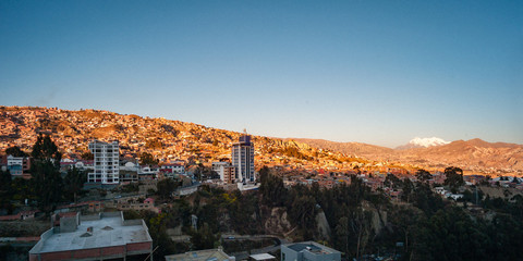 Obraz premium Stunning Illimani, The Snow-Capped Mountain Peak, Landmark of La Paz City