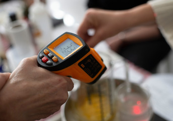 the process of preparing natural cream for the master class