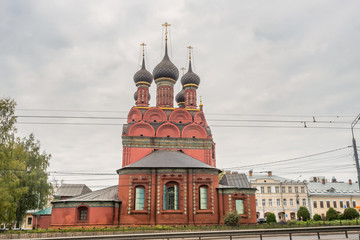 Fototapeta na wymiar Yaroslavl, Golden Ring of Russia. Church of the Epiphany in central Yaroslavl city.