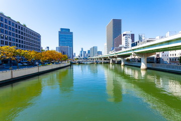 Naklejka premium 堂島川の風景、大阪市北区中之島にて