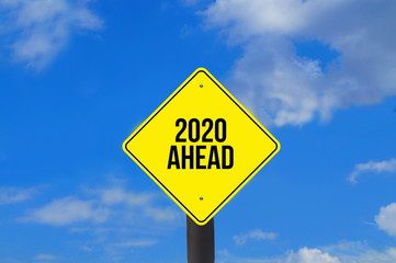 Ein Schild und Jahr 2020