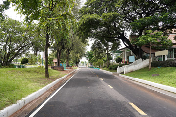 The public park is a place of government, local administrative unit. Make it a recreation place for people in various communities and cities.