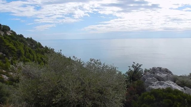 Mattinata - Panoramica e zoom della costa