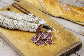 saucisson sec et pain