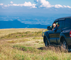 Man arrived on an SUV high up in the mountain