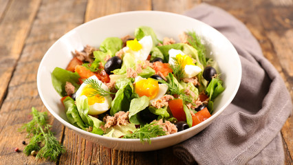 mixed vegetable salad with tomato, egg, tuna and lettuce