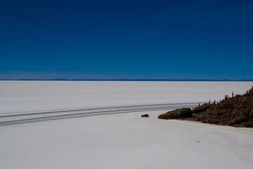 Fahrbahn über den Salzsee
