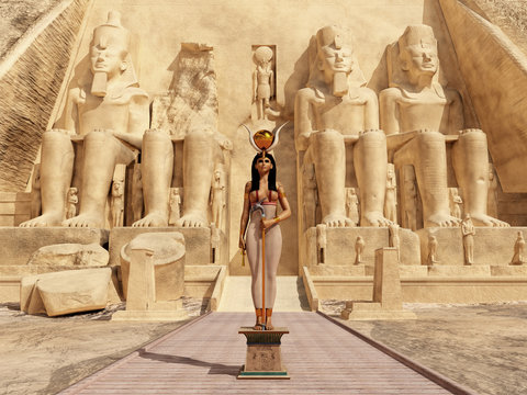 Göttin Hathor vor dem Tempel von Abu Simbel in Ägypten