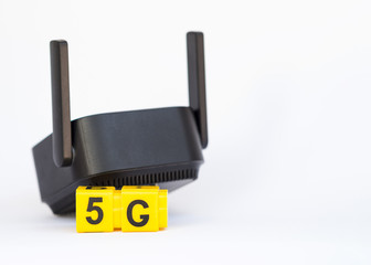5g snap cubes near wireless router