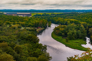 Obraz premium White River with Table Rock Lake and Dam in background