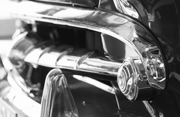 Front chrome bumper, black and white