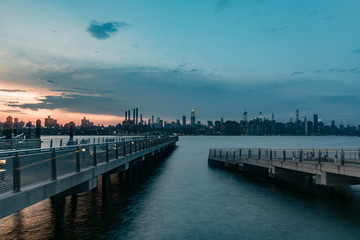 Obraz premium Manhattan from Williamsburg Piers