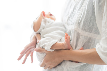 新生児（0歳0ヶ月）とお母さん