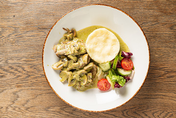 meat with mashed potato and vegetables