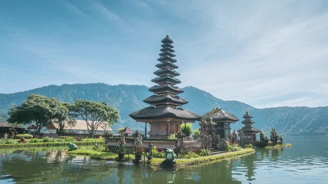 hyper lapse Ulun Danu Beratan Temple and Beratan Lake , Bali