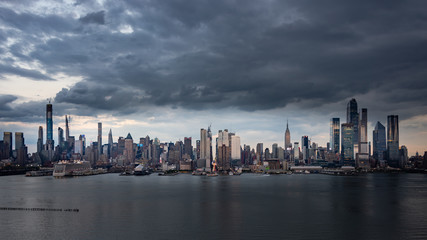 Fototapeta na wymiar Ominous skies over New York City.