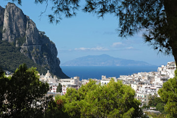 Capri veduta su ischia 