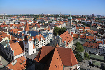 Fototapeta na wymiar Ausblick vom Alten Peter auf die Münchner Altstadt