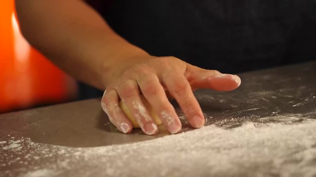 AMASAR PAN DE MUERTO