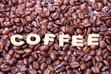 コーヒー豆とCOFFEEの文字
