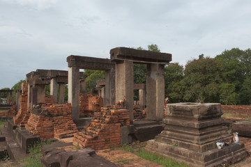 Fototapeta premium Moung-Kheak castle is Khmer architecture art in Khmer civilization period about Buddhist century 15-16, Nakhon-rat-cha-sima province Thailand.