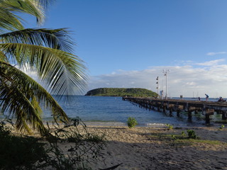 Muelle en playa de Vieques, Puerto Rico