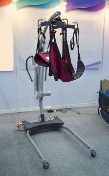 Hydraulic Lifting Device For Patient In Modern Hospital