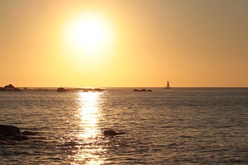 Fototapeta na wymiar beautiful view of sunset on the beach in Chile