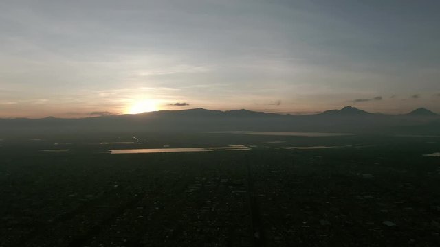 Sunrise Over Mexico City, Volcanoes Popocatepelt e Iztlaccihuatl, Lake Texcoco, Mexico Tenochtitlan 4