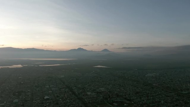 Sunrise Over Mexico City, Volcanoes Popocatepelt e Iztlaccihuatl, Lake Texcoco, Mexico Tenochtitlan 2