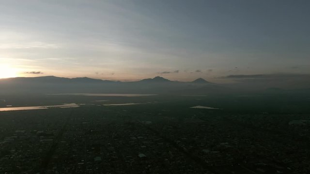 Sunrise Over Mexico City, Volcanoes Popocatepelt e Iztlaccihuatl, Lake Texcoco, Mexico Tenochtitlan 3