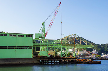 四国にある造船所の光景