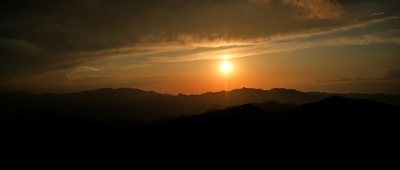 大台ケ原山でみた幻想的な夕焼けの情景