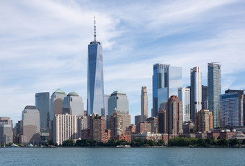 Fototapeta na wymiar South Manhattan skyline from the Hudson river