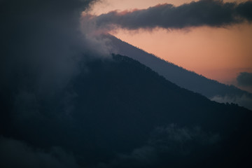 Berg im Morgengrauen 